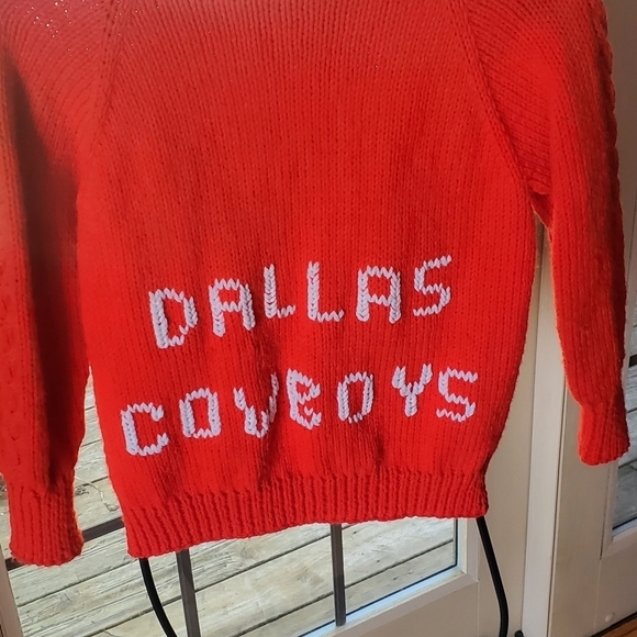 Handmade Vintage Cable Knit Red "Dallas Cowboys" Button Down Sz. L-XL Sweater - Picture 4 of 8